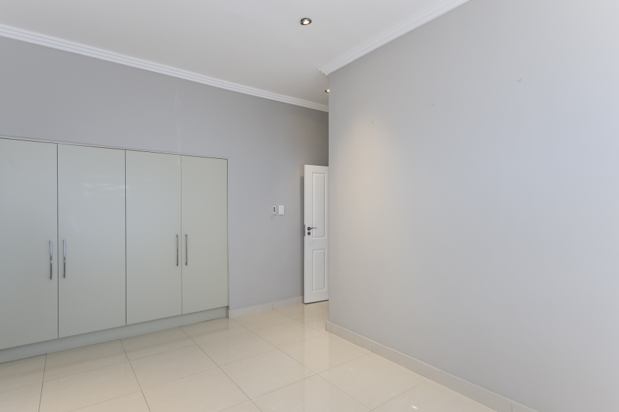 To Let 4 Bedroom Property for Rent in Helderberg Estate Western Cape